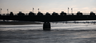 Фермеры блокируют мост через Эльбу 8 января 2024 года