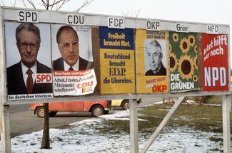 Плакаты к выборам 1983 года