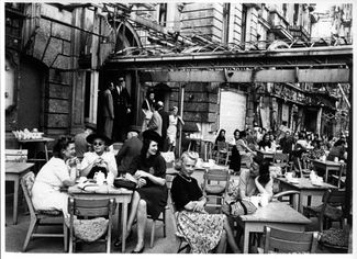 Берлинки в кафе, Западный Берлин, лето 1945 года